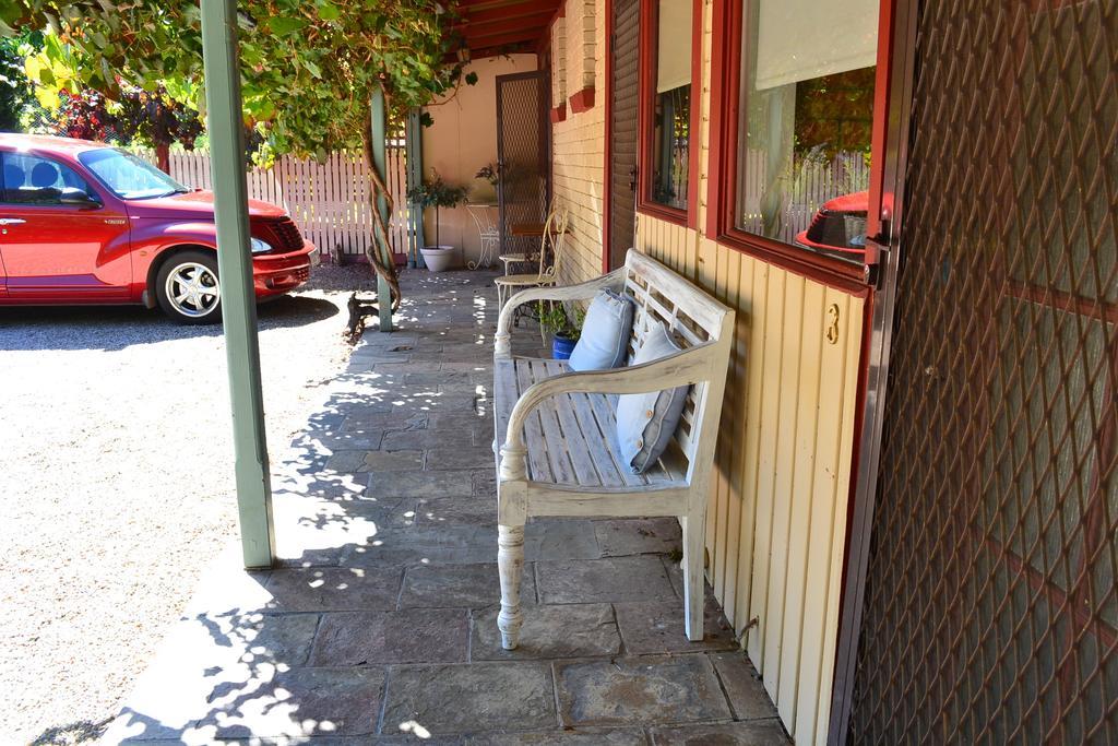 Colonial Bank Motel Omeo Екстериор снимка