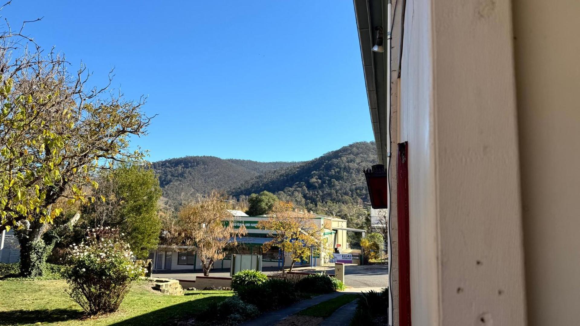 Colonial Bank Motel Omeo Екстериор снимка