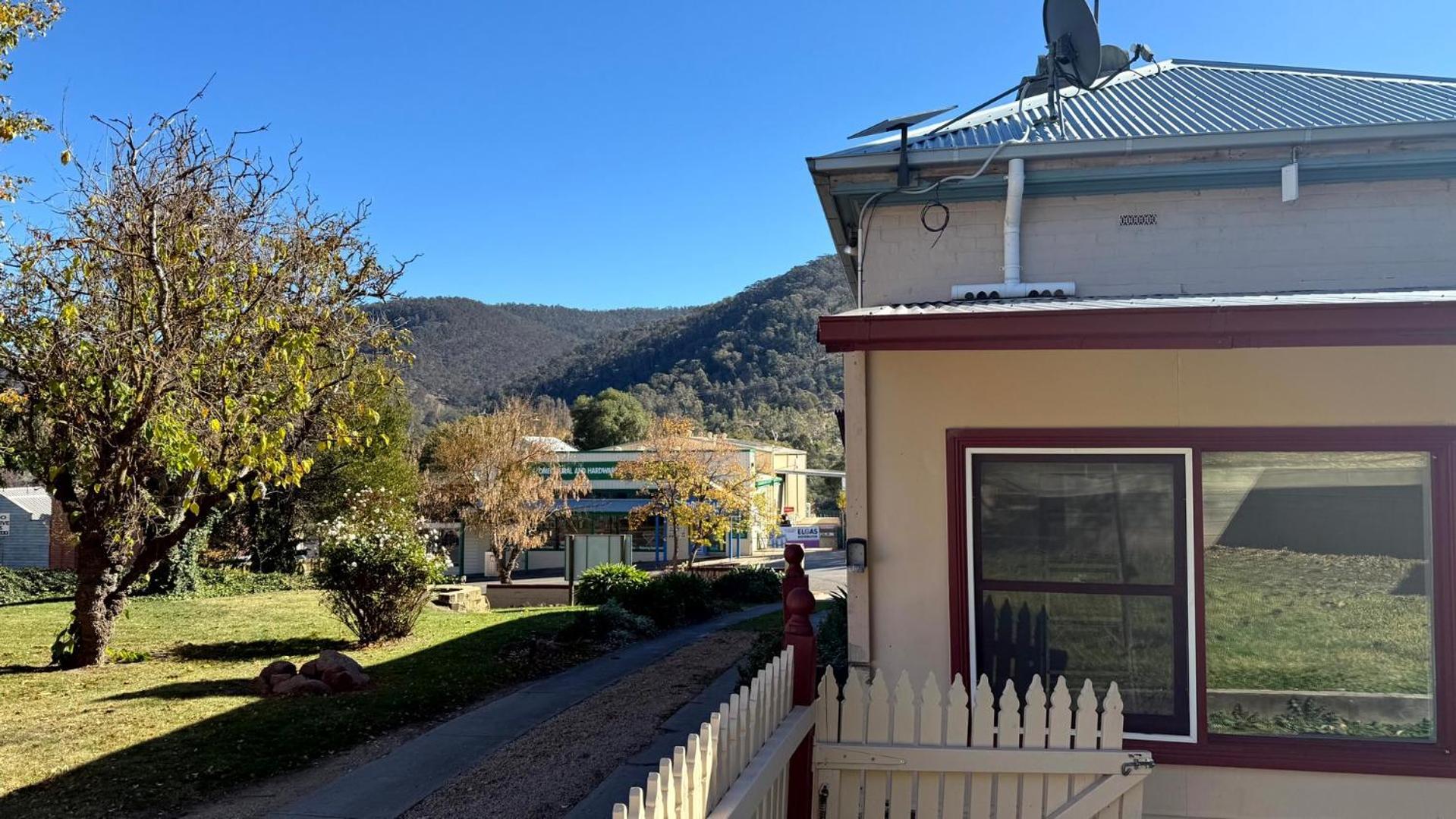 Colonial Bank Motel Omeo Екстериор снимка